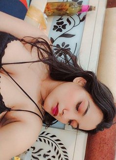 V-I-P COLLEGE GIRLS O97 l l l 6O956 HEAR - puta in New Delhi Photo 4 of 5