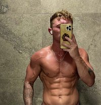 Short King - Male escort in Phuket