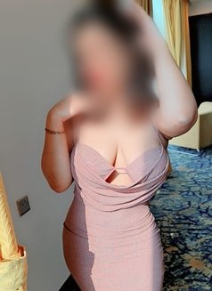 شوق مزة مصرية لسة واصلة مسقط showq Egypt - escort in Muscat Photo 15 of 30