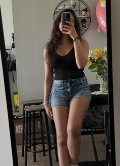 Shraddha - escort in Mumbai Photo 2 of 4