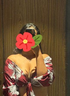 Shradha - escort in Chandigarh Photo 1 of 5