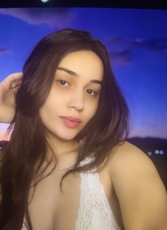 Shravanya - puta in Bangalore Photo 2 of 3