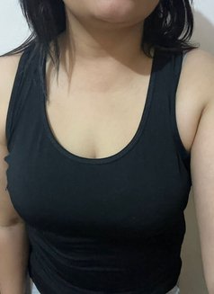 Shretha - escort in Abu Dhabi Photo 2 of 3