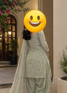 Shreya 98733 Vip 84431 Esscort Service - puta in Chandigarh Photo 1 of 3
