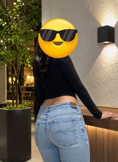 Shreya 98733 Vip 84431 Esscort Service - puta in Chandigarh Photo 2 of 3