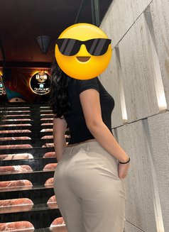 Shreya 98733 Vip 84431 Esscort Service - puta in Chandigarh Photo 3 of 3