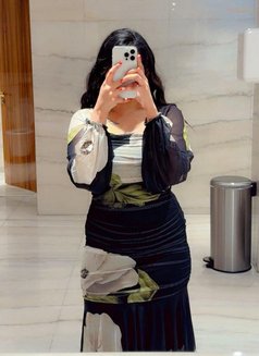 Shreya Curvy Model in Business Bay - escort in Dubai Photo 5 of 8