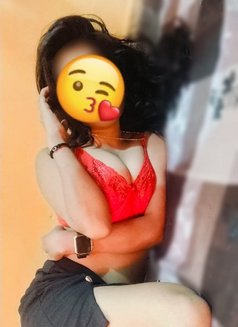 Shreya 🦋 here meet & Cam show fun" - puta in Chennai Photo 3 of 4