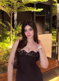 Shreya - escort in Abu Dhabi Photo 1 of 5
