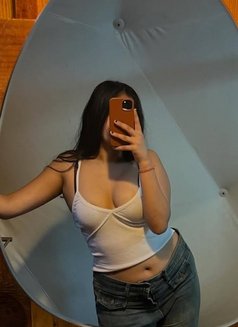 Shreya - escort in Ahmedabad Photo 2 of 3