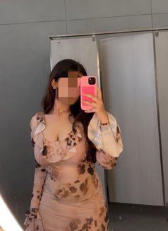 Shreya - escort in Ahmedabad Photo 3 of 5