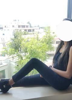 Shreya - escort in Bangalore Photo 2 of 5