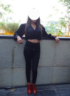 Shreya - escort in Bangalore Photo 4 of 5