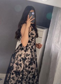 Shreya - escort in Chennai Photo 2 of 3