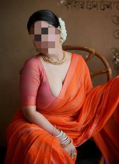 Shreya - escort in Coimbatore Photo 3 of 8