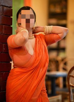 Shreya - escort in Coimbatore Photo 5 of 8