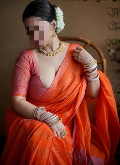 Shreya - escort in Coimbatore Photo 6 of 8