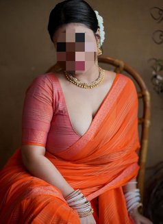 Shreya - escort in Coimbatore Photo 7 of 8