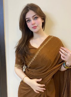 Shreya - escort in Dubai Photo 2 of 6