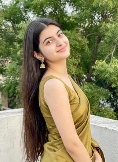 Shreya - escort in Hyderabad Photo 2 of 2