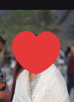 Shreya - escort in Chennai Photo 4 of 5