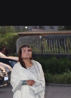 Shreya - escort in Chennai Photo 5 of 5
