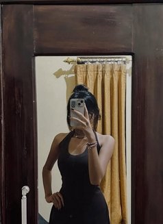 Shreya - escort in Kolkata Photo 3 of 4