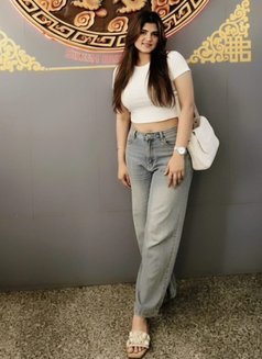 Shreya - puta in Nashik Photo 8 of 9