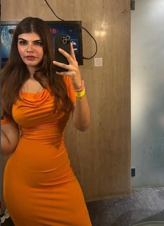 Shreya - escort in Mumbai Photo 1 of 2