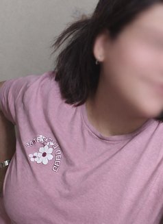 Shreya - escort in New Delhi Photo 5 of 5