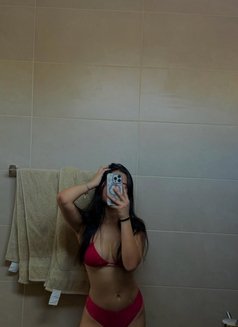 Shreya - escort in Noida Photo 1 of 3
