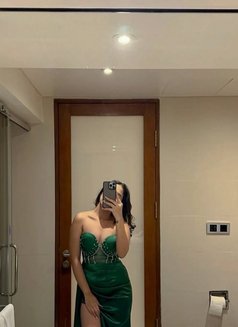 Shreya - puta in Pune Photo 2 of 4