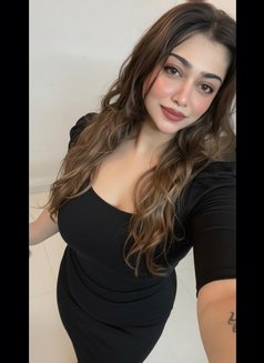 Shreya - puta in Sharjah Photo 2 of 4