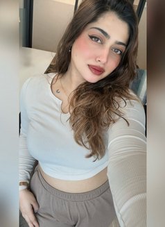 Shreya - puta in Sharjah Photo 4 of 4