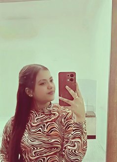 Shreya - Male companion in Hyderabad Photo 7 of 11