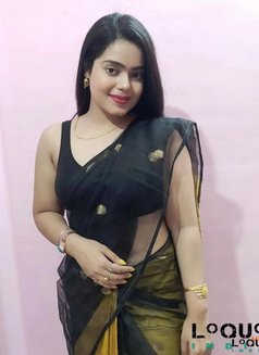 Shreya Patil - puta in New Delhi Photo 5 of 7