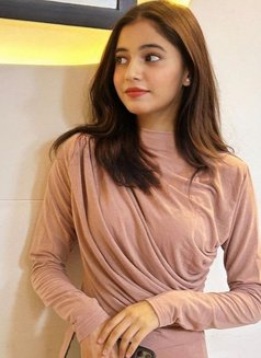 Shreya Patil - puta in New Delhi Photo 6 of 7