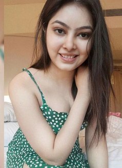 Shreya Patil - puta in New Delhi Photo 7 of 7