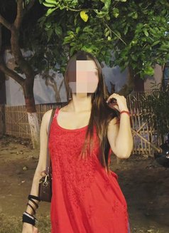 Shreya Pillai - puta in Chennai Photo 3 of 4