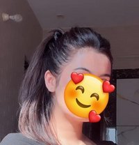 Shreya Sharma - puta in Dubai