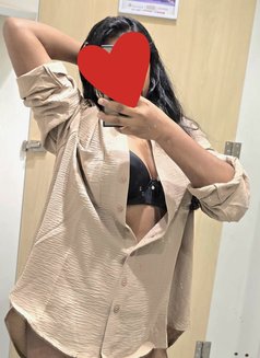 Shreya Singh 22 Years - escort in Mumbai Photo 3 of 8