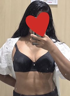 Shreya Singh 22 Years - escort in Mumbai Photo 4 of 8