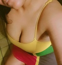 Shreya Singh - puta in Kolkata