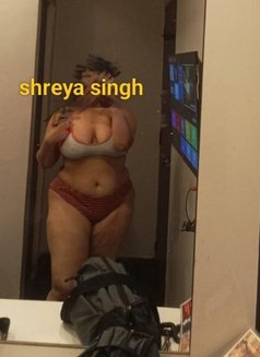 Shreya Singh - puta in Kolkata Photo 4 of 4