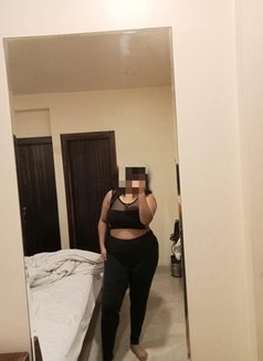 Shreya Singh - escort in Kolkata Photo 11 of 22