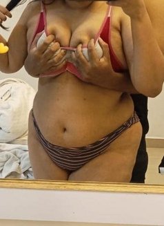 Shreya Singh - escort in Kolkata Photo 20 of 22