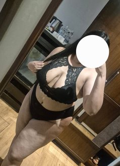 Shreya Singh - escort in Kolkata Photo 10 of 21