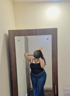 Shreya Singh - escort in Kolkata Photo 15 of 21