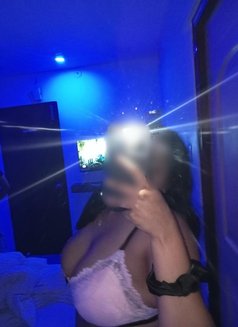 Shreya Singh - escort in Kolkata Photo 19 of 21