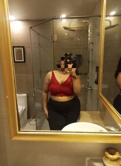 Shreya Singh - escort in Kolkata Photo 21 of 21